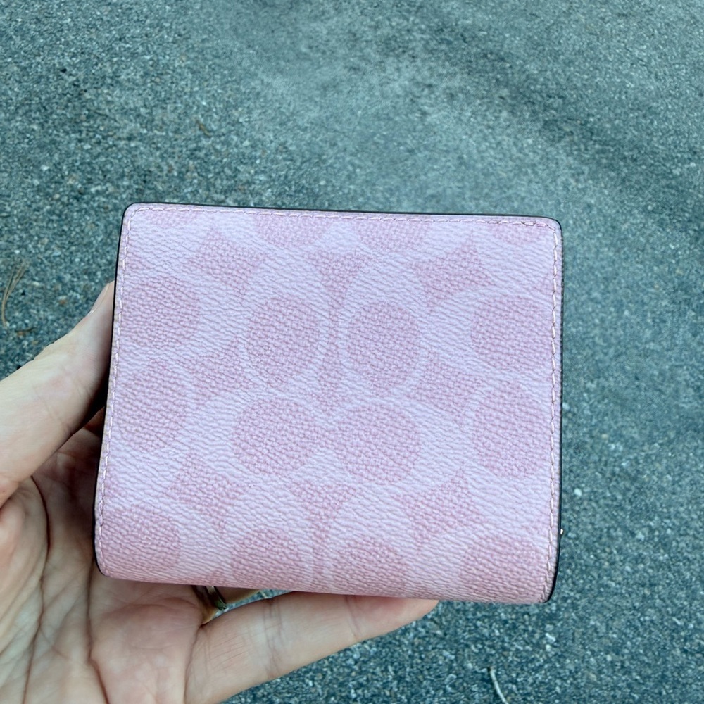Coach Powder Pink Snap Wallet In Signature Canvas With Charm - Picture 5 of 6